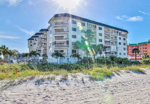 Others Beachfront coastal condo with private balcony, W/D, on-site heated pool & grills