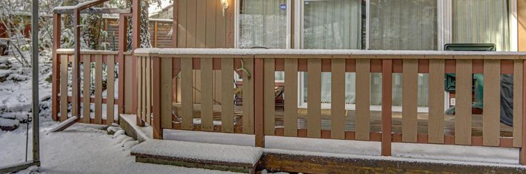 其他 Enchanting Hot Tub and Fenced Yard - Inviting Forest Retreat
