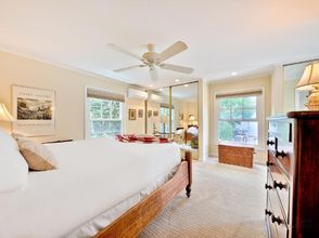 기타 4 Sunny Cottage with Expansive Backyard - Charming Coastal Retreat