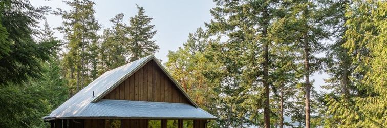 Khác Stunning Waterfront Retreat with Hot Tub and Stone Fireplace - Enchanting Escape