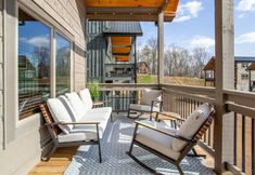 Others 5 Indoor Pool and Hot Tub - Stunning Smoky Mountain Retreat