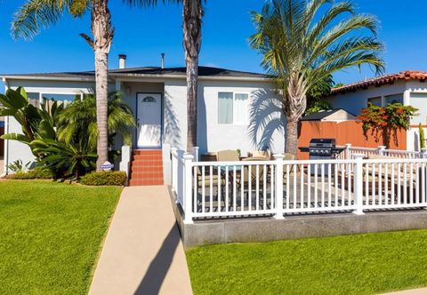 その他 Private Patio and Outdoor Dining Near the Beach - Charming Oasis