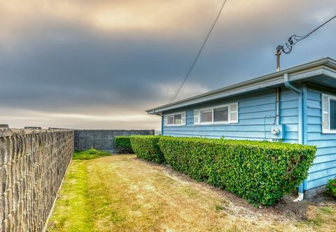 Others Coastline Cabin