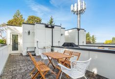 Lainnya 5 Private Rooftop and Stunning City Views - Charming Urban Oasis