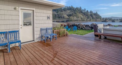 Others 2 Charming Bayfront Cottage with Hot Tub and Fire Pit - Cozy Coastal Retreat