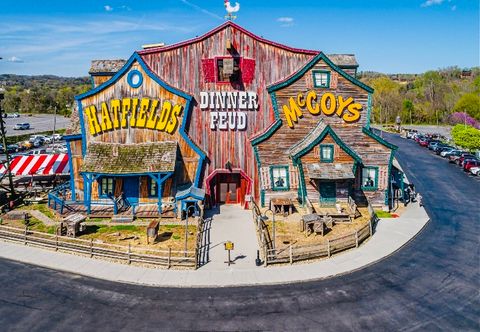 Others Partial Views and Close to Dollywood - Charming Mountain Escape