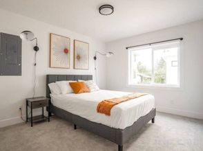 その他 2BR | Bath, Fireplace | West Seattle | Sophari