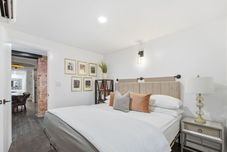 Others Cozy 3 Bedroom W/Backyard Near Subway