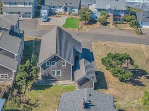 Others 4 Nautical Decor and Cozy Loft - Elegant Beach Retreat