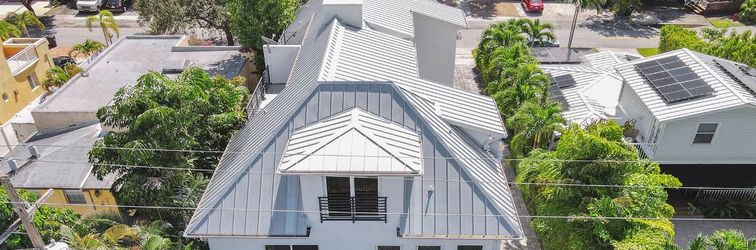 Others Breathtaking City Views and Spacious Living - Stunning Rooftop Escape