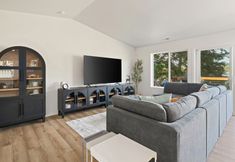 Lainnya 6 Waterfront Access and Kayaks Included - Stylish Lakeside Retreat