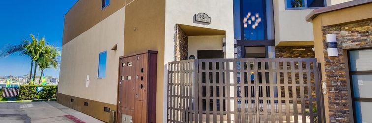 Others Outdoor Dining, BBQ, and Steps to Beach - Stunning Coastal Escape