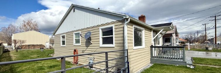 Lainnya Charming Outdoor Space and Cozy Ambiance - Delightful Retreat