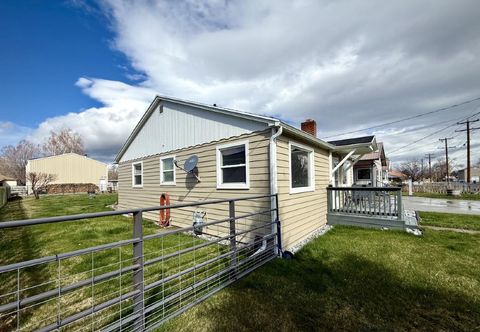 Lainnya Charming Outdoor Space and Cozy Ambiance - Delightful Retreat