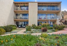 Others 5 Oceanfront Access and Heated Swimming Pool - Charming Coastal Retreat