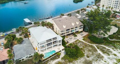 其他 2 Gulf Front Views and Community Sun Deck - Spacious Beachside Retreat