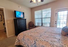 Khác 5 Pool View and Fully Equipped Kitchen - Elegant Family Haven