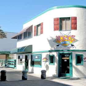 Logo 1 Stylish Townhome with Outdoor Dining and Gas BBQ - Charming Beach Retreat, Keenan Supply - San Diego Hotels