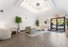 Others 3 Comfort and Convenience with Shared Living Space - Charming Studio Retreat