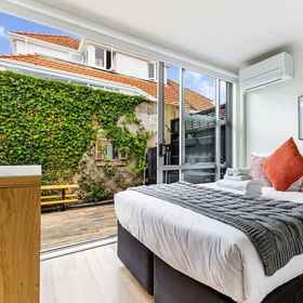 Logo 1 Relaxing 1BR Hideaway in Herne Bay I Zodiak Stays, Hotel Takapuna Golf Course and Driving Range