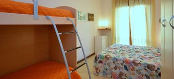 Others 2 Airy flat with terrace steps from the beach