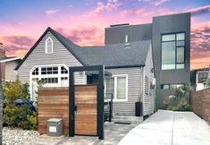 Others 2 Rooftop Oasis with Breathtaking Views - Stylish Urban Retreat