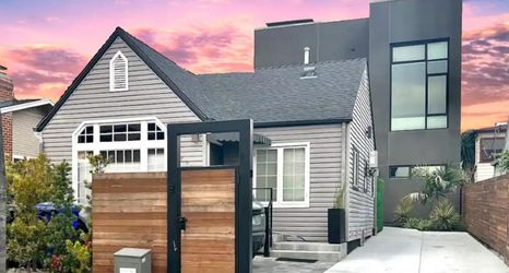 Others 2 Rooftop Oasis with Breathtaking Views - Stylish Urban Retreat