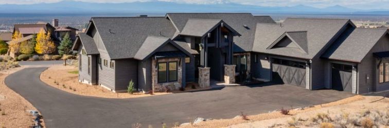 Others Stunning Patio with Hot Tub and Fire Pit - Charming Ranch Getaway