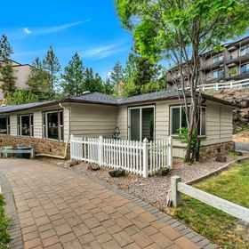 Hotel Exterior 1 Private Patio with River View and Heated Pool - Charming Cottage, Hotel Open Space Event Studios