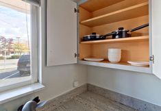 อื่นๆ 3 Stylish Kitchen and Smart TV Included - Modern Cozy Hideaway