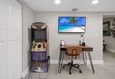 Lain-lain 4 Tropical Oasis with Jacuzzi and Modern Kitchen - Stunning Retreat