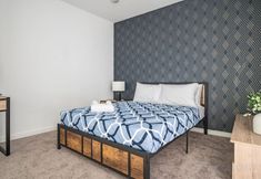 Others 4 Penthouse with Balcony and Modern Amenities - Luxurious Cozy Retreat