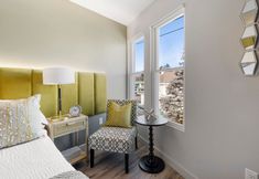 อื่นๆ 5 Cozy Ambiance with Free Parking and Modern Amenities - Charming Oasis