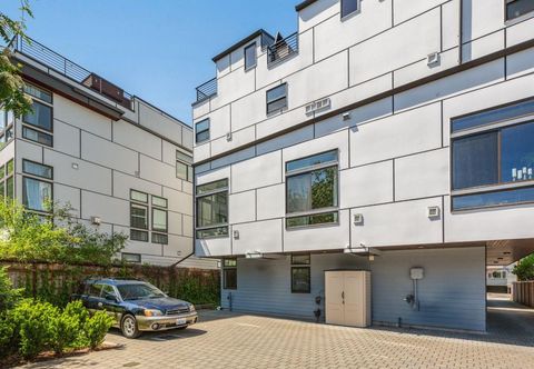 Lain-lain Rooftop Terrace and Historical Appeal - Charming Elegant Oasis