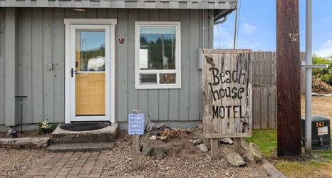 Lain-lain 2 Ocean View and Deck - Beautiful Coastal Studio Retreat