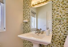 Khác 4 Ocean View Balcony and Stylish Living Space - Charming Coastal Oasis