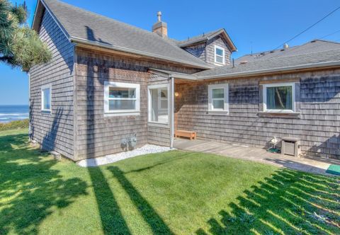 Others Oceanfront Deck and Cozy Interior - Charming Coastal Escape