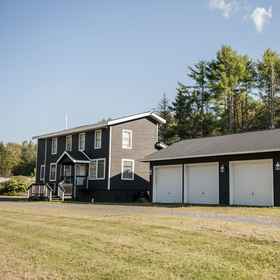 Hotel Exterior 1 Tranquil Escape - Nature Retreat Creekfront with Hot Tub, 纽约州 酒店