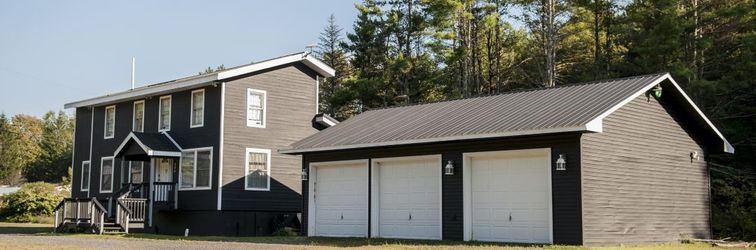 Lain-lain Tranquil Escape - Nature Retreat Creekfront with Hot Tub