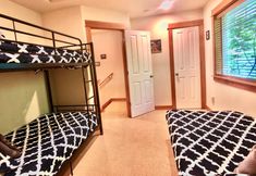 Others 7 Spacious Living with Off-Street Parking - Charming Modern Retreat