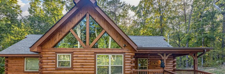 Others Game Room and Spacious Decks with Hot Tub - Charming Escape