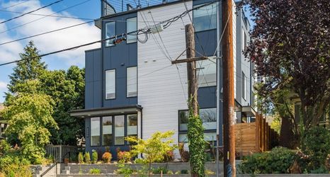 อื่นๆ 2 Rooftop Views and Modern Comforts - Stunning Urban Retreat