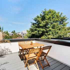 Hotel Interior/Public Areas 1 Rooftop Patio and Work-Friendly Amenities - Charming Urban Retreat, Seattle Children's Hospital Hotels