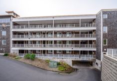 Others 4 Oceanfront Tranquility