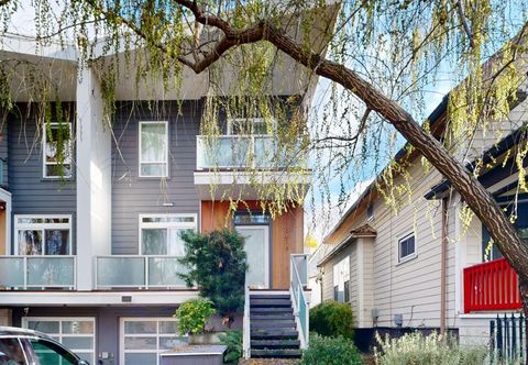 기타 Charming townhouse with private washer/dryer & enclosed patio