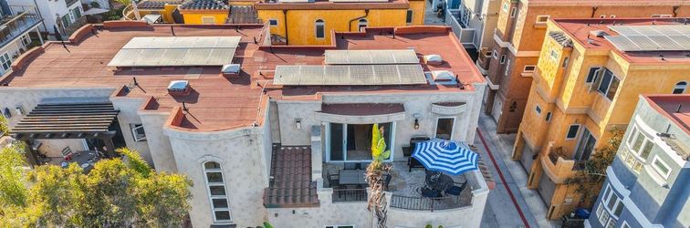 Others Steps to Beach and Outdoor Dining Oasis - Stunning Coastal Escape