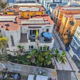 Hotel Exterior 1 Steps to Beach and Outdoor Dining Oasis - Stunning Coastal Escape, 샌디에이고 카운티 호텔