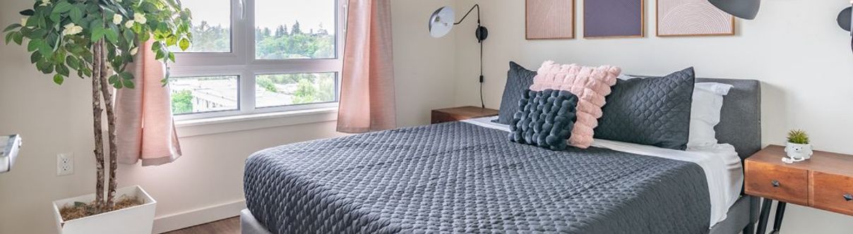 Others 2BR Penthouse | Deck, Gym | Bellevue | Sophari B