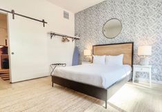 อื่นๆ 7 Contemporary Apartment with Cozy Living Space - Inviting Escape