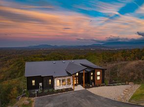 Others 4 Heated Whiskey Barrel Pool, Hot Tub and Game Room - Stunning Mountain Sanctuary